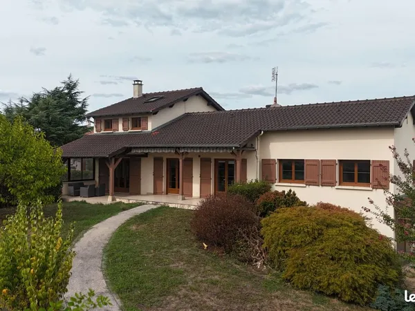 Maison 8 pièces 166 m²