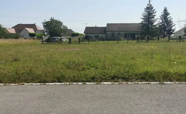 À vendre Terrain constructible ( à bâtir) à Bouranton 87