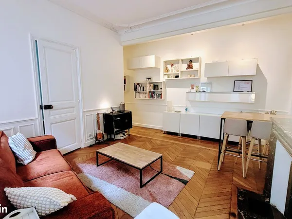 Paris 9e - Comme une maison avec cour privative 30 m²