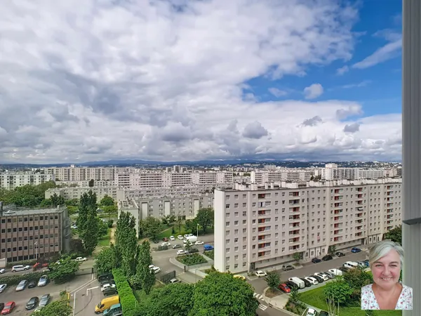 appartement 12 ième étage vue très dégagée