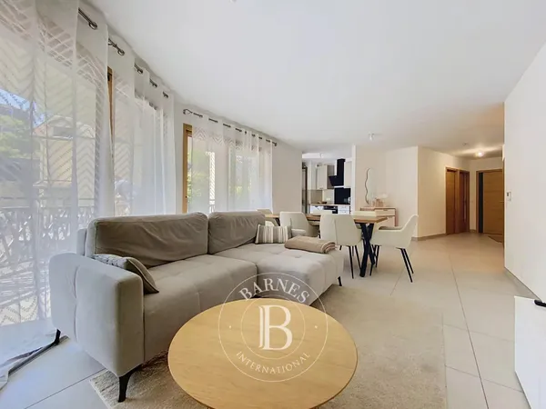 Évian-les-Bains - Centre Ville -Appartement meublé de 89,15 m² - Balcon - 3 Chambres
