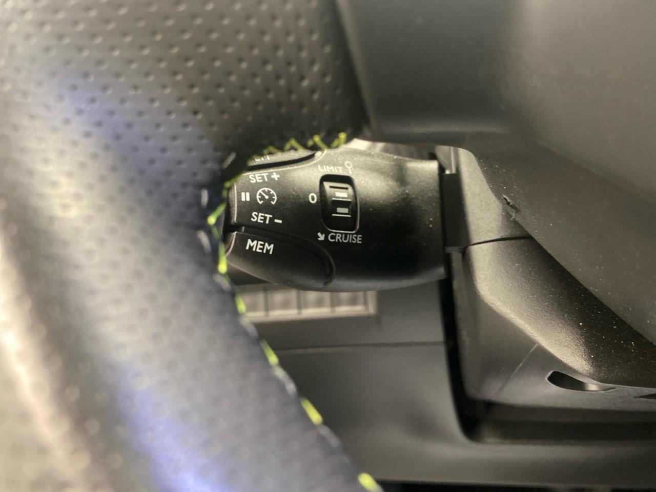 Peugeot 2008 puretech 130 s&s eat8 gt — photo 18