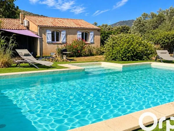 Studio 5 pièces 120 m²