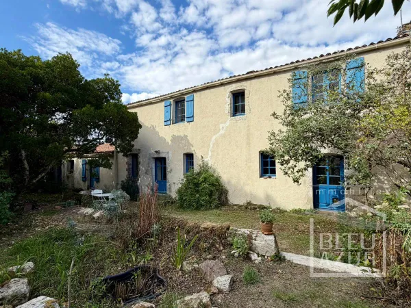 Ensemble immobilier comprenant 2 gîtes