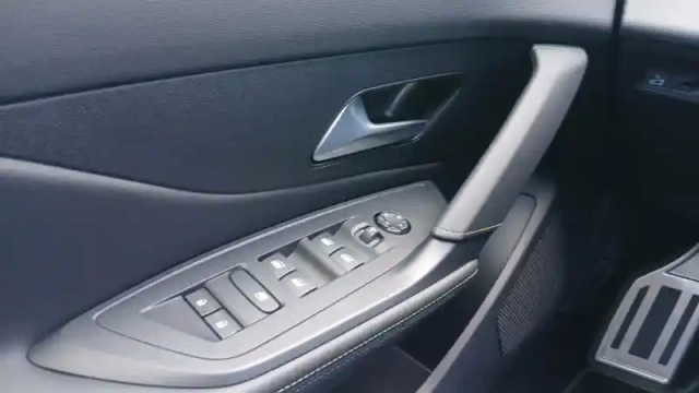 Peugeot 408 hybrid 145 e-dcs6 — photo 100