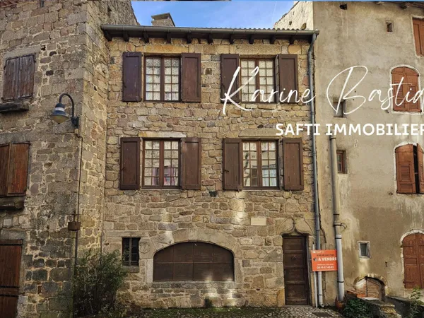 Maison de caractère au coeur de la cité médiévale de Pradelles