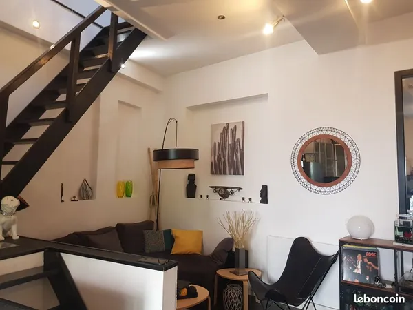 à louer, maison de ville atypique rénovée par architecte d intérieur