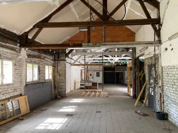 Local d'activité 862 m²
