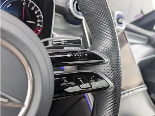 Mercedes Glc 300 e  hybrid eq 4matic — photo 14