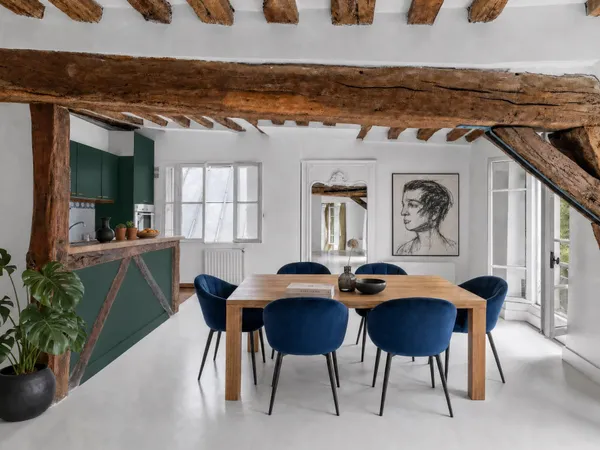 Duplex de 107m2 place du Tertre Paris 18