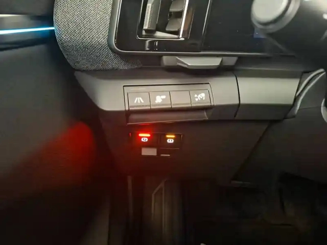 Renault Megane e-tech ev60 220 ch super charge — photo 5