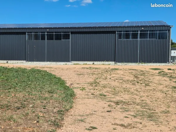 Local d’activité et entrepôt Vente Condat-en-Combraille  270m² 450€