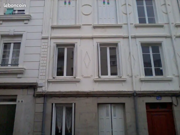 Location d'un appartement meublé T1 de 28 m2 au centre de St Etienne 42000