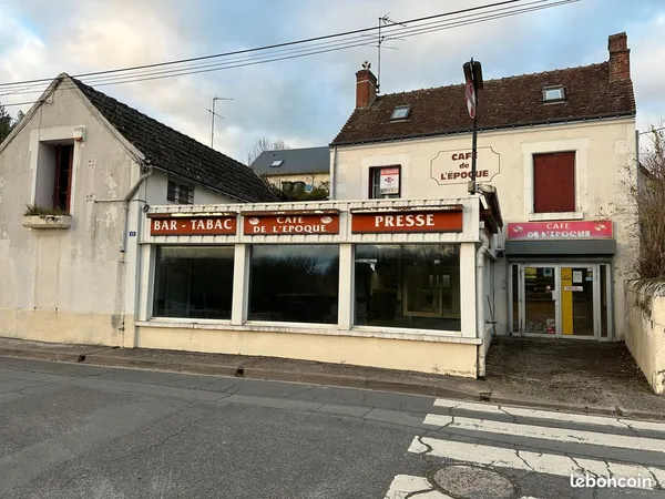 Opportunité a saisir immeuble de 180 m2, ancien commerce avec habitation