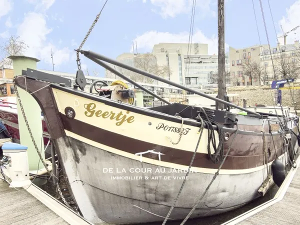 Vends un bateau de 20 m