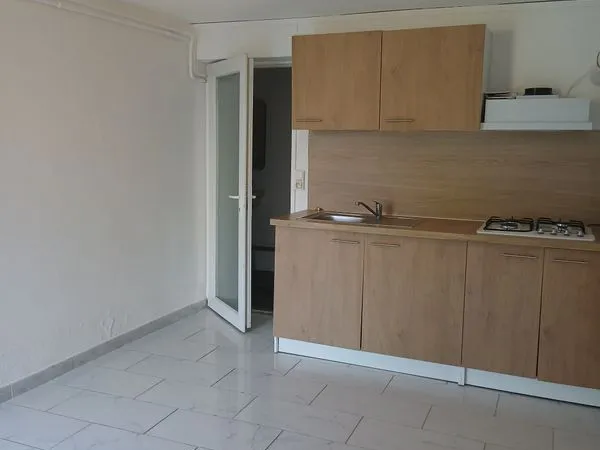 Location appartement F2 dans une maison