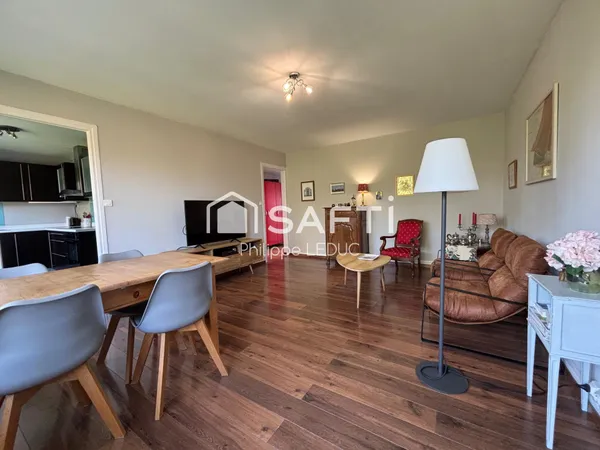 Bel appartement T3 avec loggia, garage et cave.