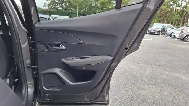 Peugeot 2008 puretech 100 s&amp;s bvm6 — photo 36