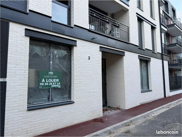 Boutique 143 m² JOINVILLE LE PONT