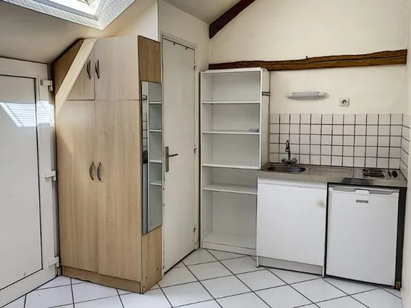 Studio 1 pièce 13 m²