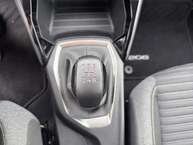 Peugeot 208 puretech 75 s&amp;s bvm5 — photo 14
