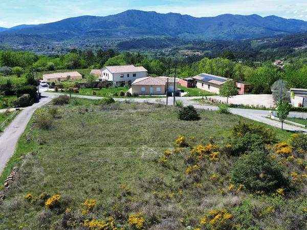 Terrain 1602 m²