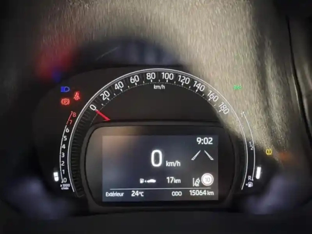 Toyota Aygo X 1.0 vvt-i 72ch dynamic my23 — photo 14