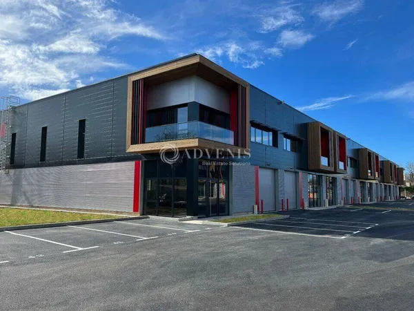Local d'activité 9527 m²