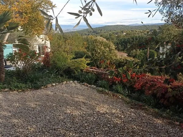 Studio 14m2 dans maisonnette indépendante