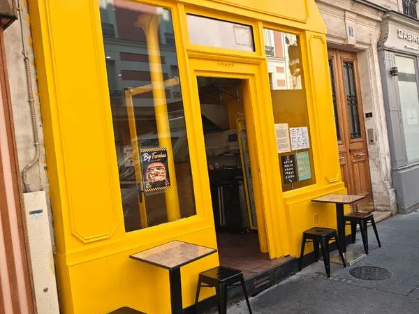 Fonds de restauration rapide, équipé et prêt à exploiter
