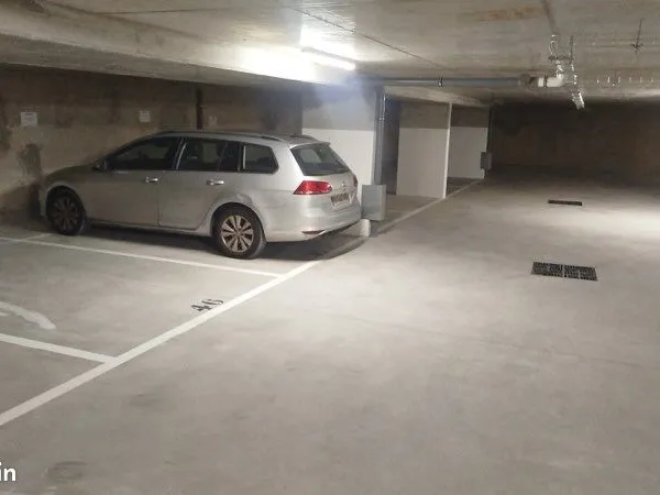 Place de parking à louer