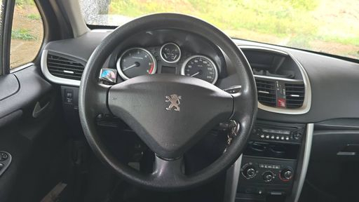 Peugeot 207 1.4 HDi 68 - Plus – 2013 – 118433 km – Diesel – Boîte Manuelle — photo 37