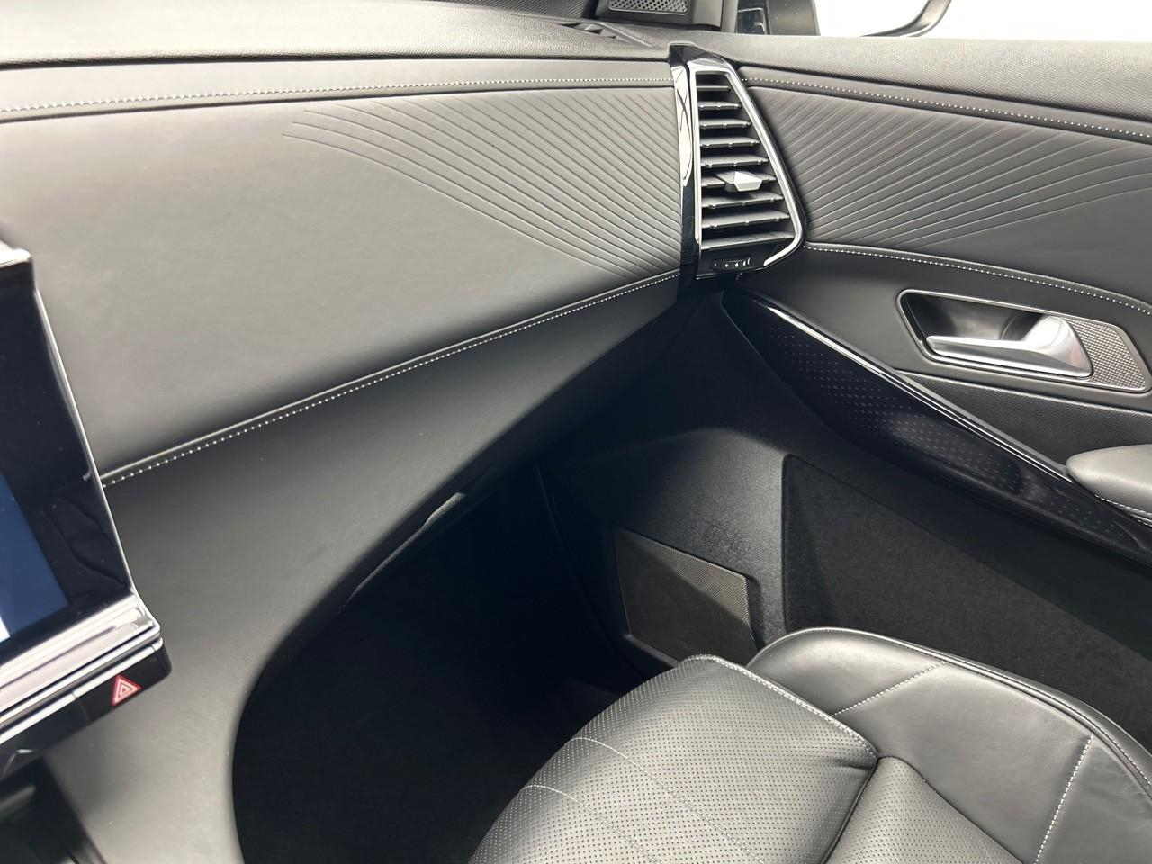 Ds Ds 7 crossback hybride rechargeable e-tense 300 eat8 4x4 opera — photo 2