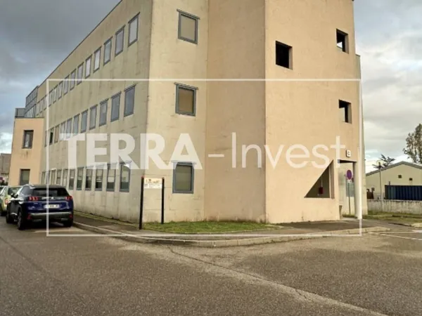 Bureaux 185 m²