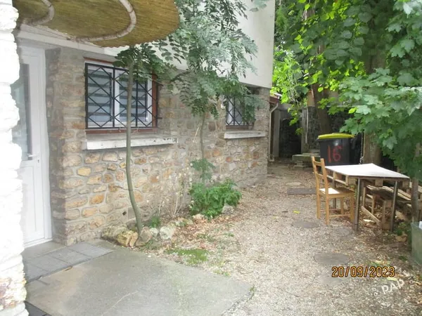 Bureau 61 m²
