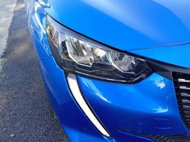 Peugeot 208 puretech 100 s&amp;s bvm6 — photo 16