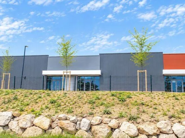 Local commercial 400 m²