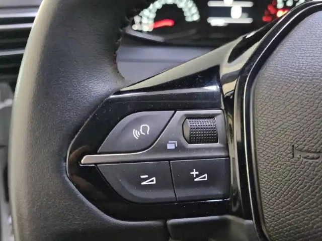 Peugeot 208 puretech 100 s&amp;s bvm6 — photo 86