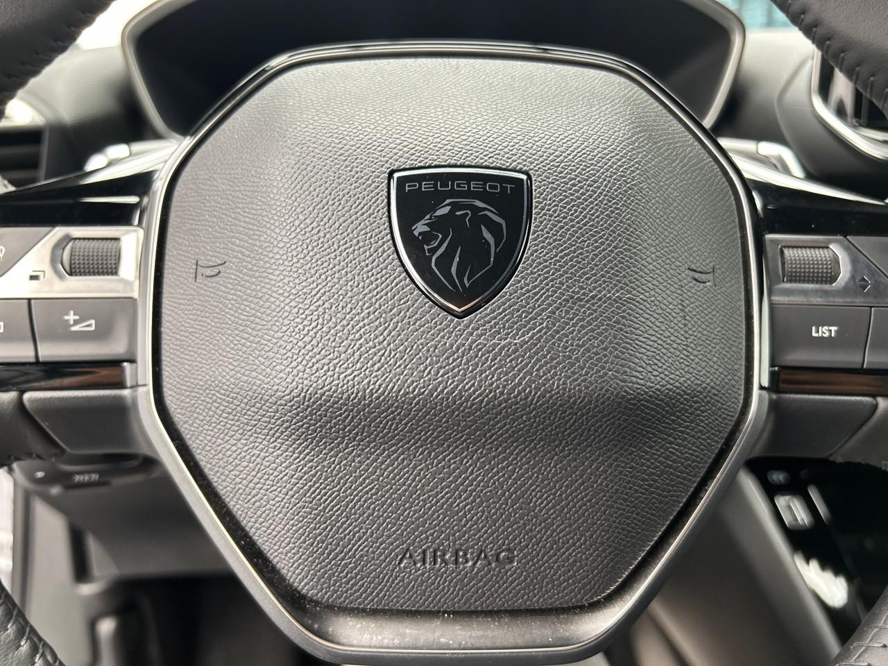 Peugeot 2008 130 s&s eat8 allure — photo 22