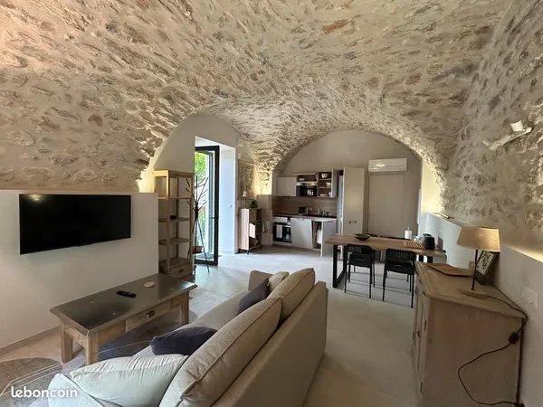 T2 meublé 42 m2 avec Terrasse 20 m2 - climatisation - Parking privatif