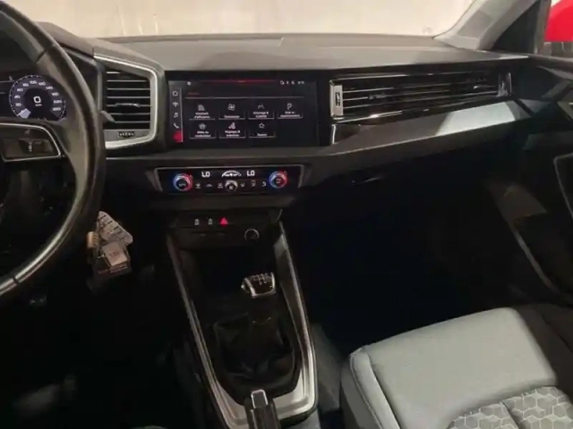 Audi A1 25 tfsi 95 ch bvm5 advanced — photo 10