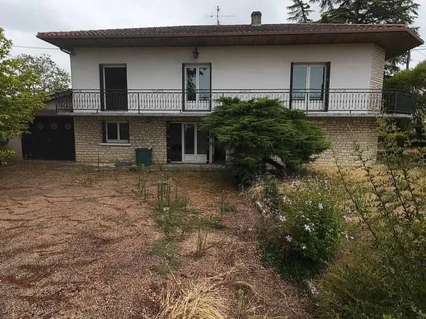 Maison familiale proche commerces