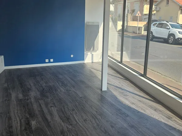Local commercial 3 pièces 119 m²