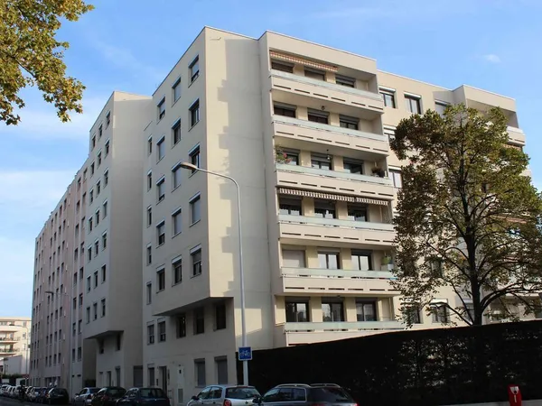filles Lyon 8 - avenue Frère