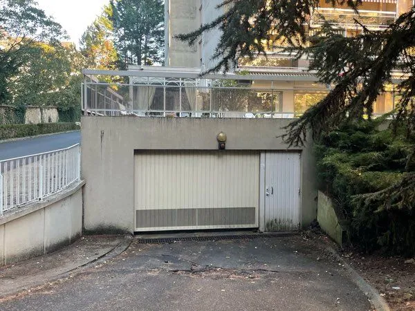 Place de parking en sous sol 91 rue Groison