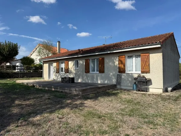 Maison de Plain-Pied Avec 3 Chambres en Bordure du Village de Charroux