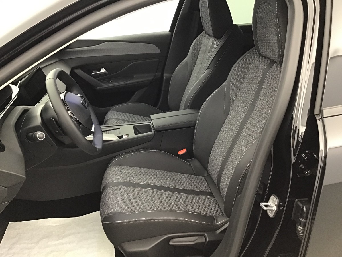 Peugeot 308 — photo 23
