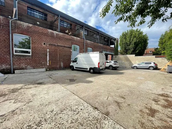 Bureaux 302 m²