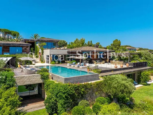 Maison 12 pièces 750 m²