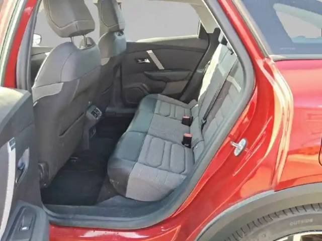 Citroën C4 e- 136 ch automatique — photo 12